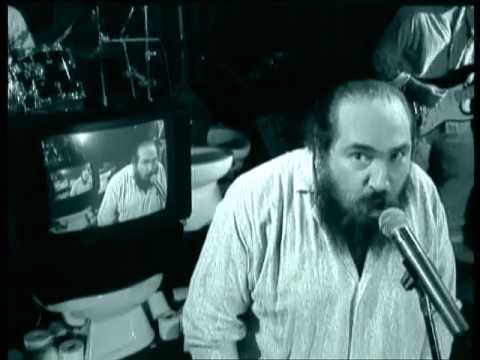 [[#Τζίμης Πανούσης#]], Νεοέλληνας. Από το άλμπουμ Vivere Pericolosamente, Warner, 1993.