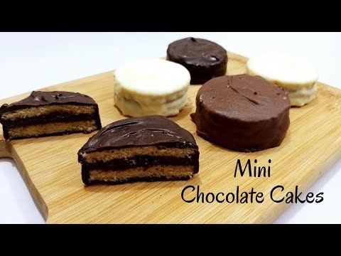 Mini Chocolate Cake Recipe in Hindi by Cooking with Smita | Eggless Mini Cakes | Dessert