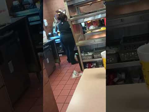 Bojangles - Employee cussed me out & caused a scene in front of everyone