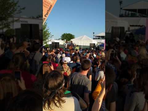 Jack Johnson- Girl I want to lay you down Live Chicago