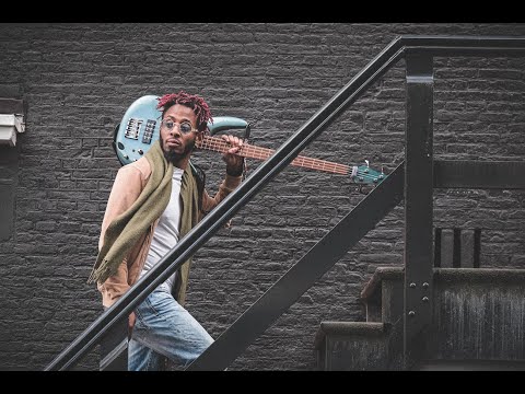 Mr. Ray Bass- Phunky Reggae [ Official Lyric Video ]