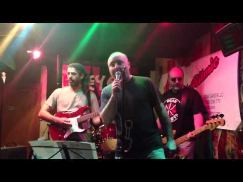 GAFAS DE SERCA Pub D´Leyend Cover La luna sobre Marin