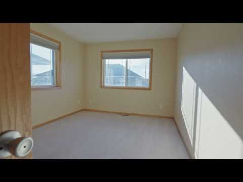 SPACIOUS UPDATED TOWNHOME WITH IN-UNIT LAUNDRY property video