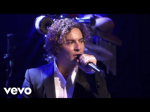 Videoclip de Esta Ausencia (Versión Acústica / Una Noche En El Teatro Real / 2011) — David Bisbal