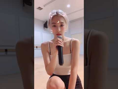 Magnetic Moon - Tiffany Young live no melody