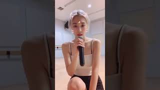 Download lagu Magnetic Moon - Tiffany Young live no melody mp3