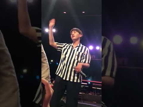 단체사진 퇴장인사2 - 멜로망스x폴킴x샘김, live ICON8 멜로망스 폴킴 샘김 @170610, 국립중앙박물관 극장 용