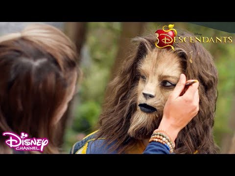 👗 Road to Auradon #5 Wardrobe | Descendants 3 | Disney Channel Africa