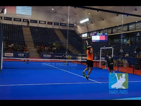 Vamos Pádel. Tito Allemandi y Agustín G Silingo contra Mati Díaz y Franco Stupaczuk