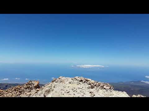 Auf dem Gipfel des Teide direkt am Krater auf 3718m im Juli 2018
