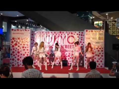 120923 GirLish cover SNSD Tokyo fashion street@ Gateway Ekamai