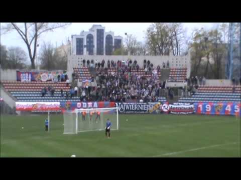 Kibice Odry Opole na meczu z Chrobrym