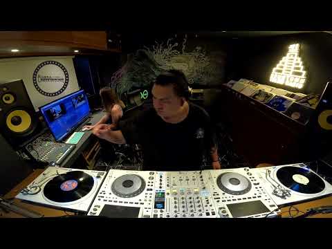 Omar Labastida @ Downtown Tulum Radio (Vinyl Set , Riviera Underground)