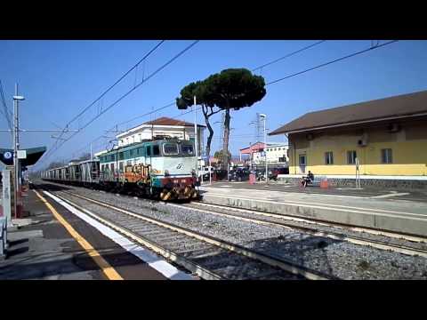 E655.256 sul MRS 57317 Roma Smistamento - Foggia, in transito a Pomezia