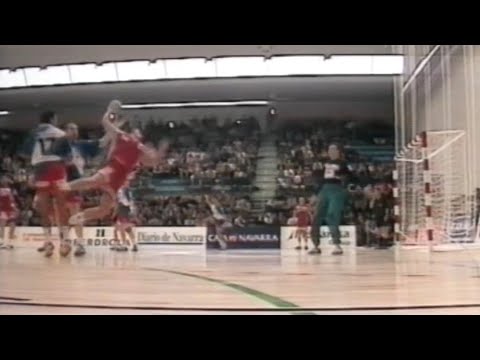 Mandic juega con Lubej, ¡adentro! Recopa 1999/00. SanAntnio Prule67. Semifinal-Vta. Pamplona