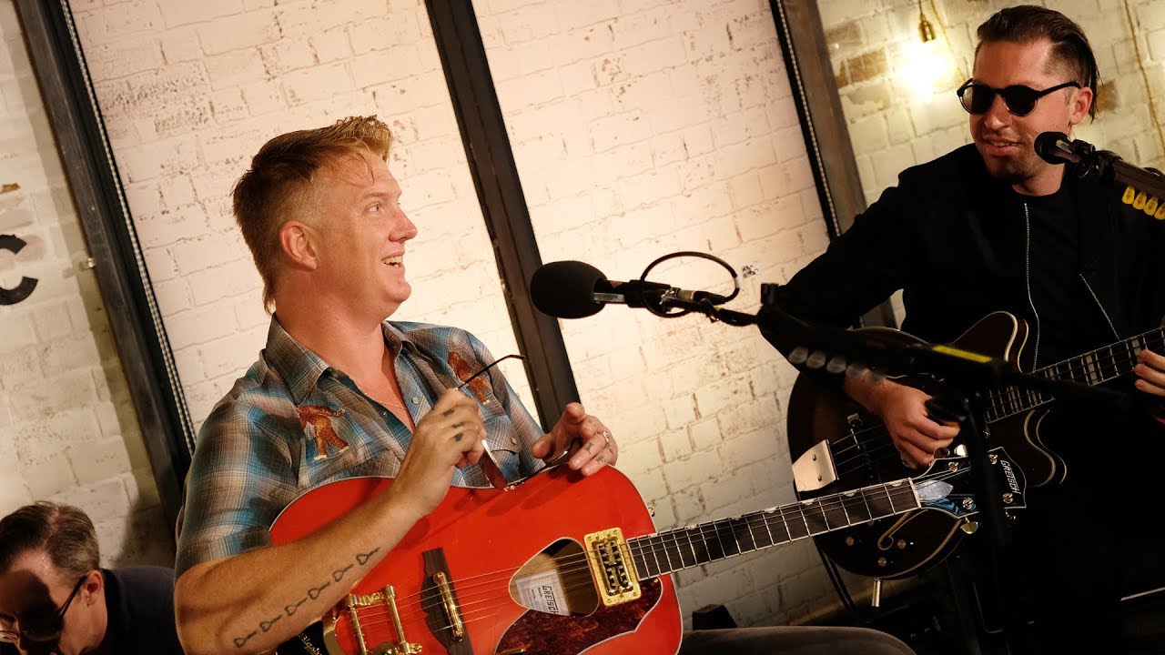 Queens of the Stone Age - Domesticated Animals (6 Music Live Room) - YouTube