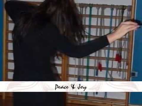 poMoč z umetnostjo-plesno-gibalna delavnica