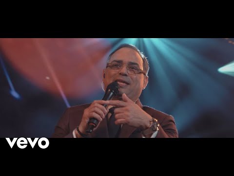 Videoclip de Amor de los Amores (feat. Víctor García) (En Vivo desde Puerto Rico) — Gilberto Santa Rosa