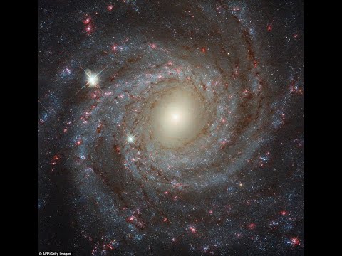 Hubble captures stunning head-on photo of spiral galaxy