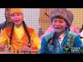 На 30 жетыгенах музыканты исполнили попурри из казахских песен 