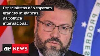 Em carta de demissão, Ernesto Araújo se diz vítima de ‘interesses escusos’