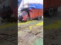 Ketika Mobil Bermuatan Lebih Jatuh Ke Air Shorts