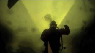 preview picture of video 'Westhawk Ice Diving 2011'