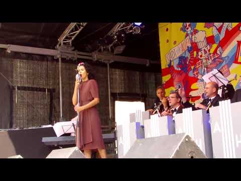 Andrej Hermlin and his Swing Dance Band - TP Presseagentur Berlin