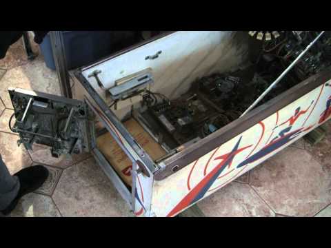 Gottlieb Jet Spin First Look (part 2) - PinballHelp.com