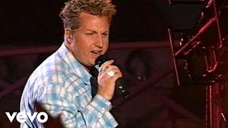 Rascal Flatts - Love You Out Loud (Live)