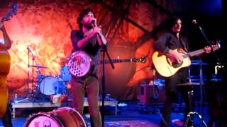 The Avett Brothers doing &quot;Pretty Girl From Chile&quot; live.