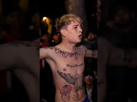 POR ESTE MOTIVO EL MENOR SE SACA LA POLERA EN DEM BATTLES #shorts