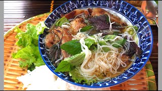 Most busy road and vibrant market in Hanoi🛵🛵old quarter Hanoi🍜🍜 best Vietnam street food bun cha