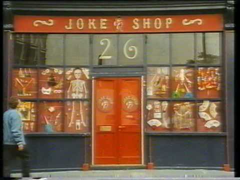 Hale and Pace - Joke Shop quickie