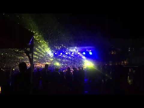 HOW TO CHANGE A MANNEQUIN OUTFIT | Paano magbihis ng Mannequin