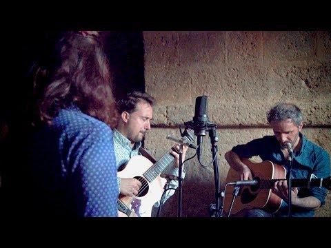 Jeanne (Baa Box acoustic)