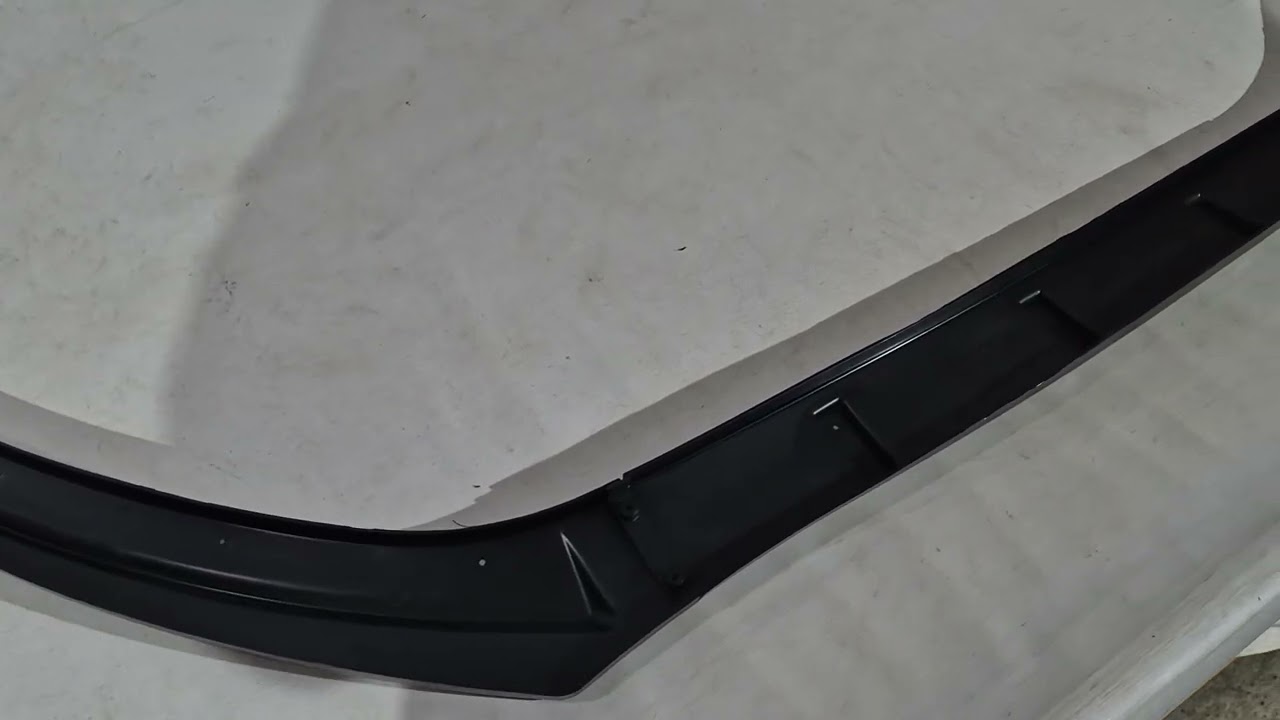 Volkswagen Jetta 2011-2018 рр. Накладка на передний бампер Lip (2010-2018, чорний глянець) Video 1