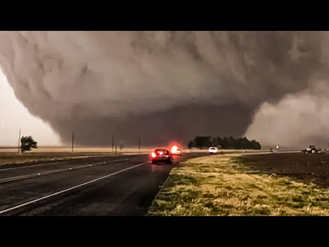АКШда торнадодон 24 адам каза болуп, жүздөгөн адам жаракат алды, - видео - BULAK.KG