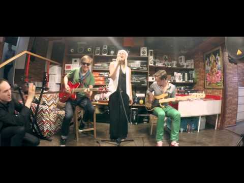 AVANTSHOP Acoustic Session - Sherlock Blonde - Only Love Is Safe