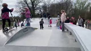 Wideo: Nowy skatepark w �cinawie otwarty