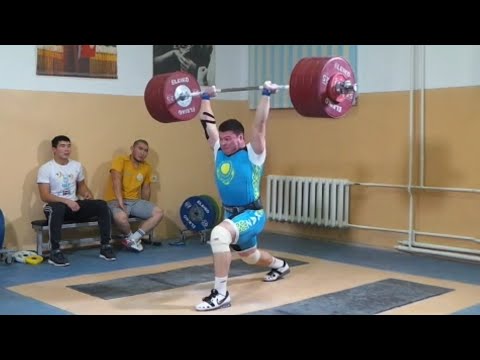 Жасулан Кыдырбаев толчек на тренировке