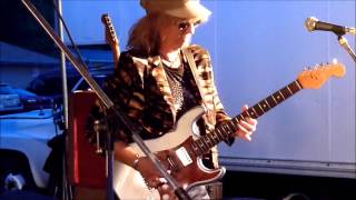 Can't Go On This Way by Debbie Davies @ Alonzo's Picnic September 4 2011