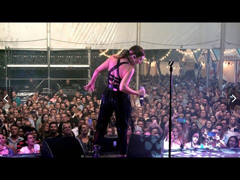 Chenoa en Concierto - El público se vuelca con Chenoa alabándola, 20 años!!