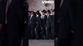 🎼פספסתם את זה: הריקוד הסוער של ישיבת עטרת ישראל בראשות רה"י רבי ברוך מרדכי אזרחי מלפני עשרות שנים
