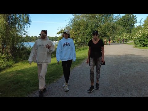 Sweden, Stockholm - Walking from Nobelstranden to Karlaplan #455