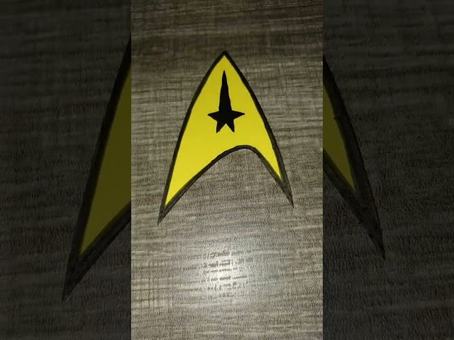 Vídeo relacionado con Star Trek Original Series Starfleet Insignia Logo Sudadera con Capucha