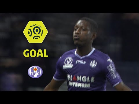 Goal Max-Alain GRADEL (74' pen) / Toulouse FC - SM Caen (2-0) / 2017-18