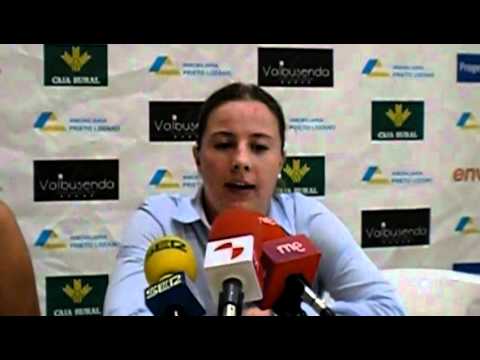 Rueda de prensa Uni-CajaCanarias. Esther Herrero y Verónica Matoso