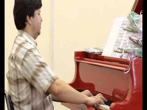 Alex Kurbanov (piano) - Alex Kurbanov, Paradigme de la Compassion