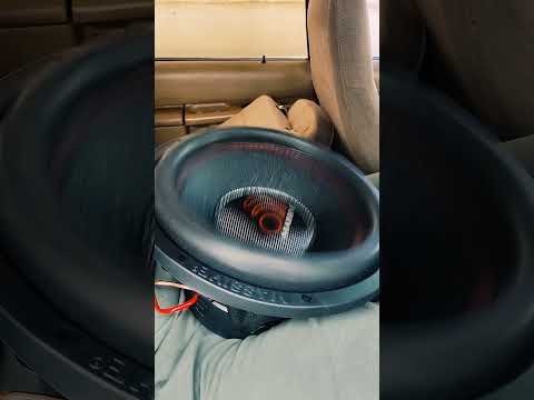 subwoofer kilo 12 massive. 1000rms